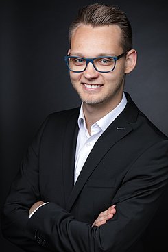 Herr  Tobias Riedlinger